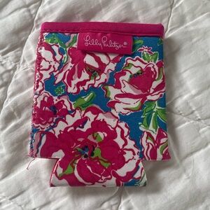 Lilly Pulitzer 💙💕💚Koozie drink hugger!